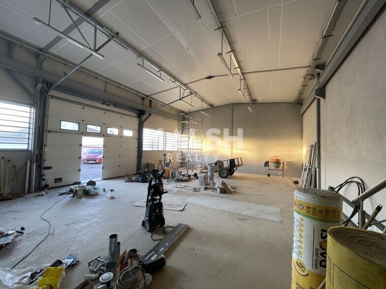 Light Industrial in Villeurbanne to rent - Interior Photo - Image 3 of 10
