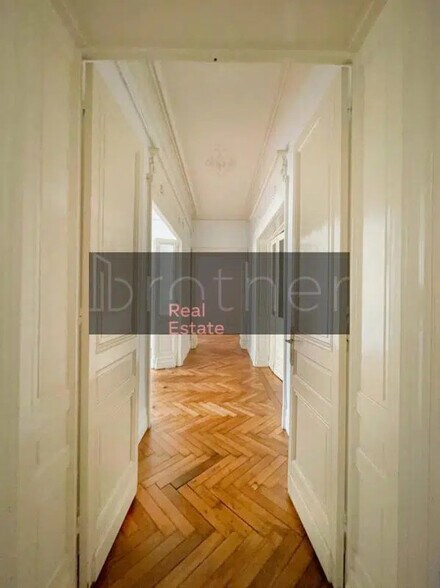 Office in Bordeaux to rent - Interior Photo - Image 2 of 6