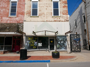 112 S Anderson St, Elwood, IN for rent Building Photo- Image 1 of 17