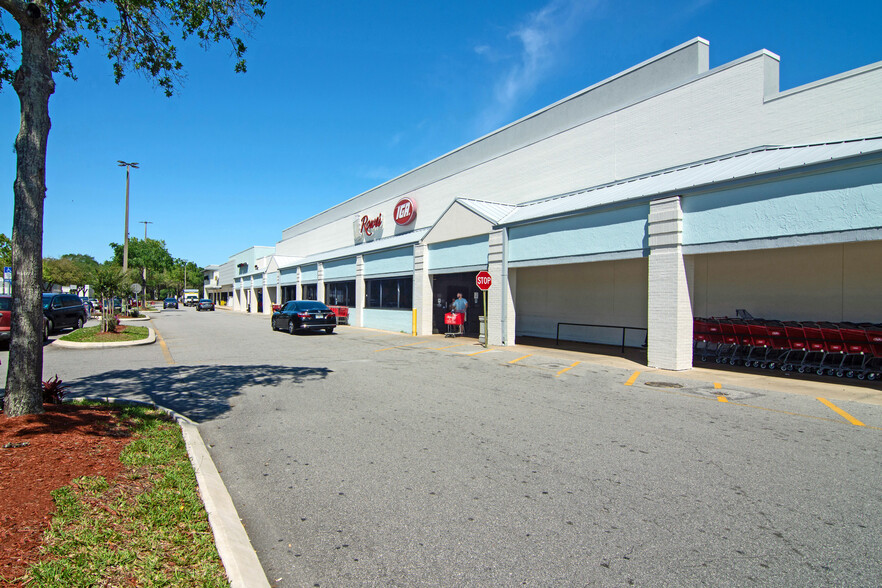 8595 Beach Blvd, Jacksonville, FL for rent - Building Photo - Image 3 of 23