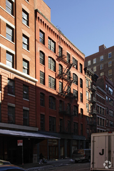 186 Franklin St, New York, NY for rent - Primary Photo - Image 1 of 7