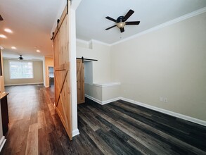 1800 Camden Rd, Charlotte, NC for rent Interior Photo- Image 1 of 8