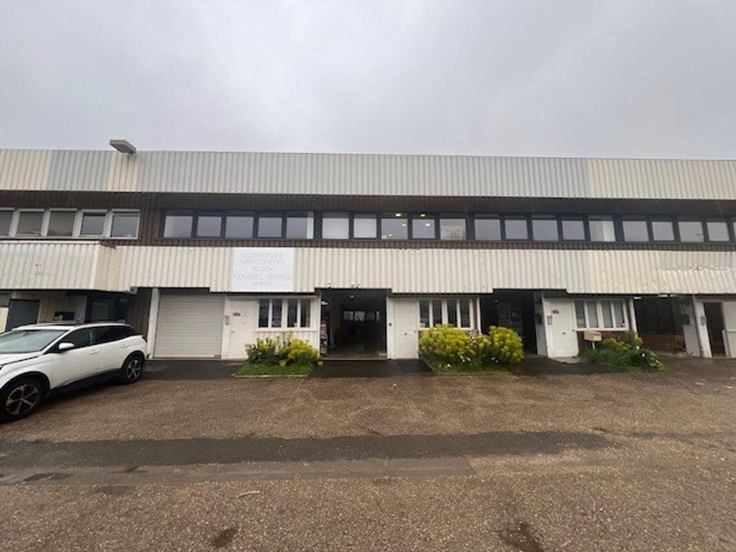 1 Rue De La Réunion, Les Ulis to rent Building Photo- Image 1 of 6