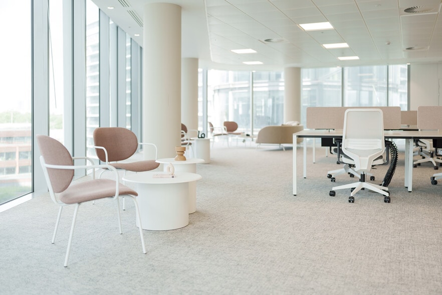 100 Victoria St, London to rent - Interior Photo - Image 2 of 12