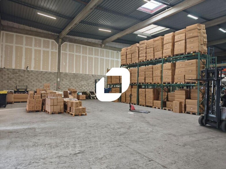 Light Industrial in Chennevières-sur-Marne to rent - Interior Photo - Image 3 of 7