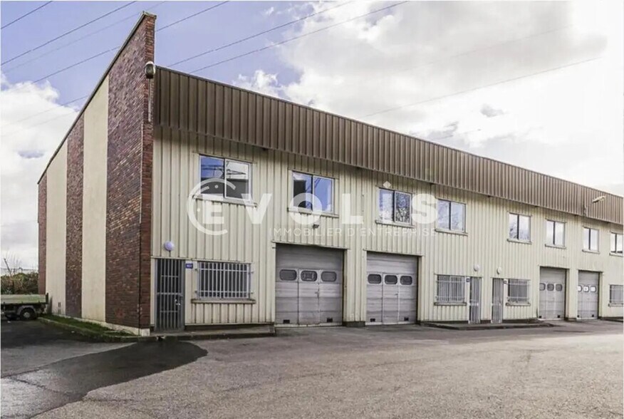 Light Industrial in Lisses to rent - Building Photo - Image 2 of 4