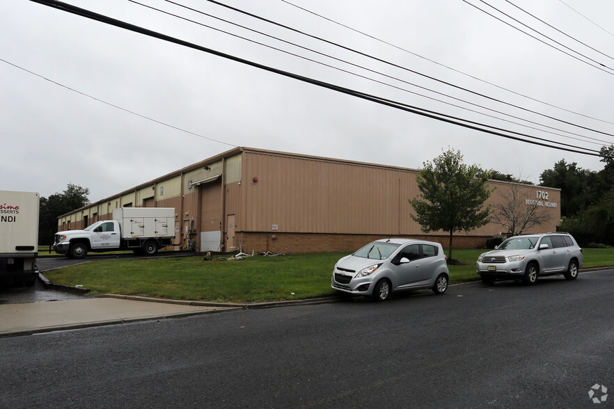 1702 Industrial Hwy, Cinnaminson, NJ for rent - Primary Photo - Image 2 of 3