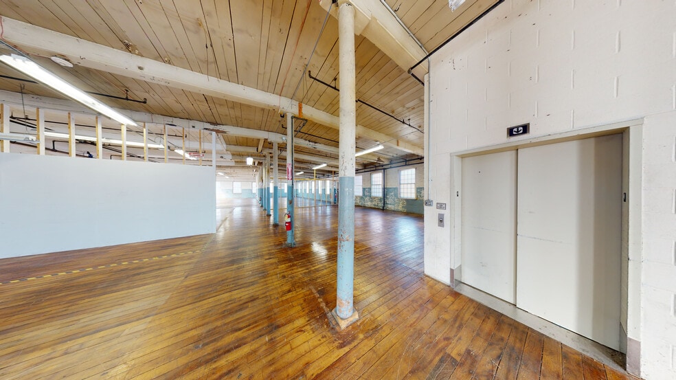 1 Riverside Way, Wilton, NH to rent - Matterport 3D Scan - Image 3 of 33