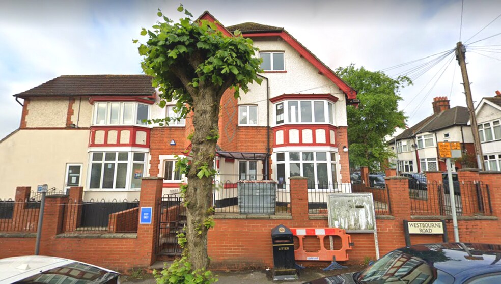 49 Westbourne Rd, Luton for sale - Primary Photo - Image 1 of 1