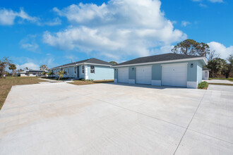 248 Rotonda Blvd W, Rotonda West, FL for sale Primary Photo- Image 1 of 20