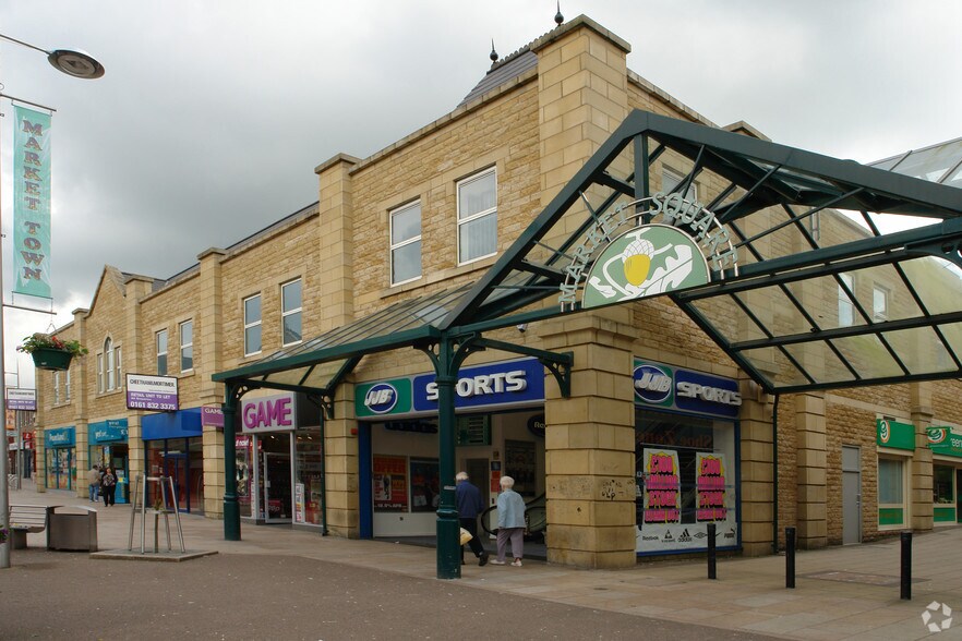 Broadway, Accrington for sale - Primary Photo - Image 1 of 1