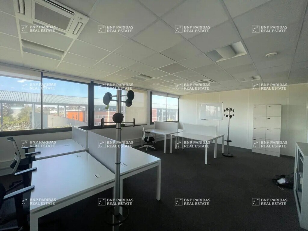 Vente Bureaux 370 m² - Photo 1