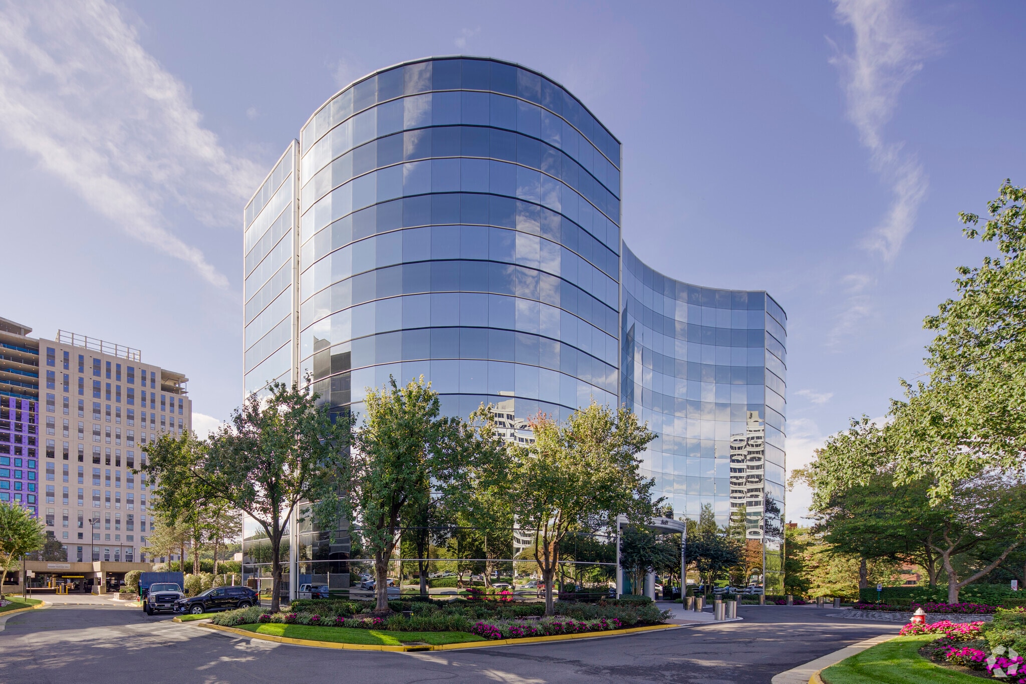 8609 Westwood Center Dr, Vienna, VA to rent Building Photo- Image 1 of 25