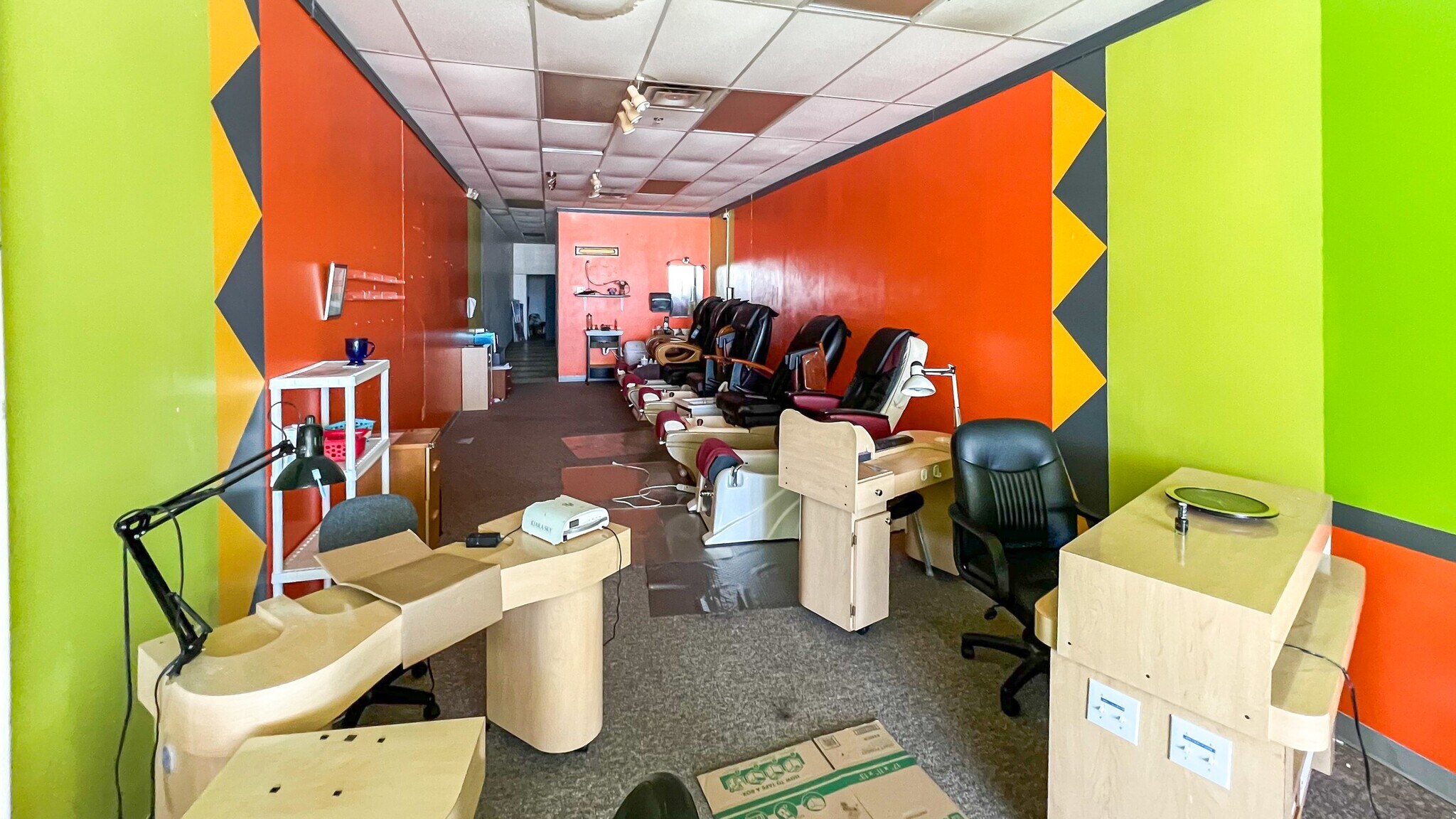 520-560 Plaza Dr, Fostoria, OH to rent Interior Photo- Image 1 of 4