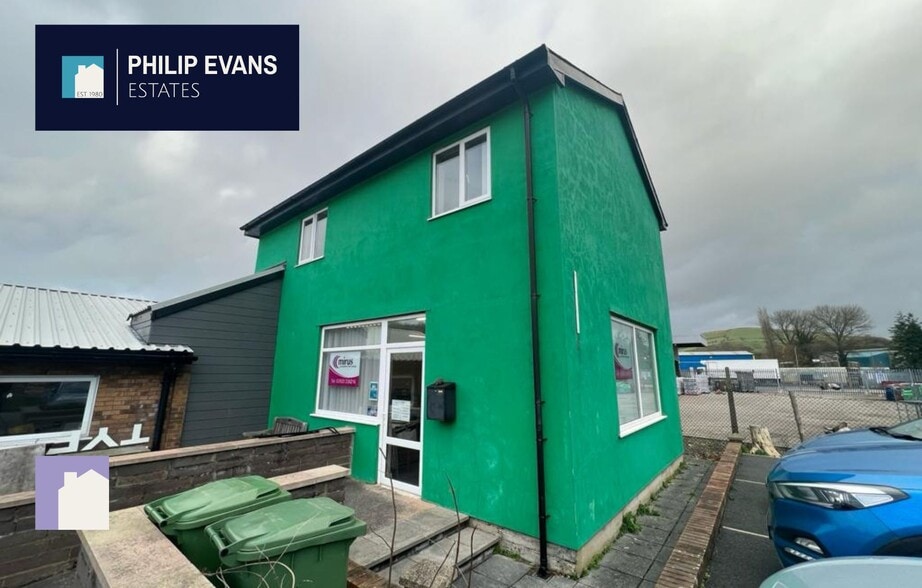 Glan Yr Afon Industrial Estate, Aberystwyth to rent - Building Photo - Image 2 of 5
