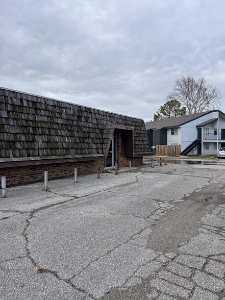 1949 W Elk Ave, Duncan, OK for rent - Building Photo - Image 3 of 9