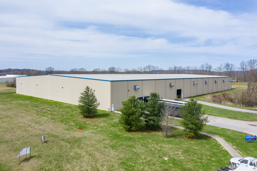 370 High Rail Way, Bowling Green, KY for rent - Primary Photo - Image 1 of 14