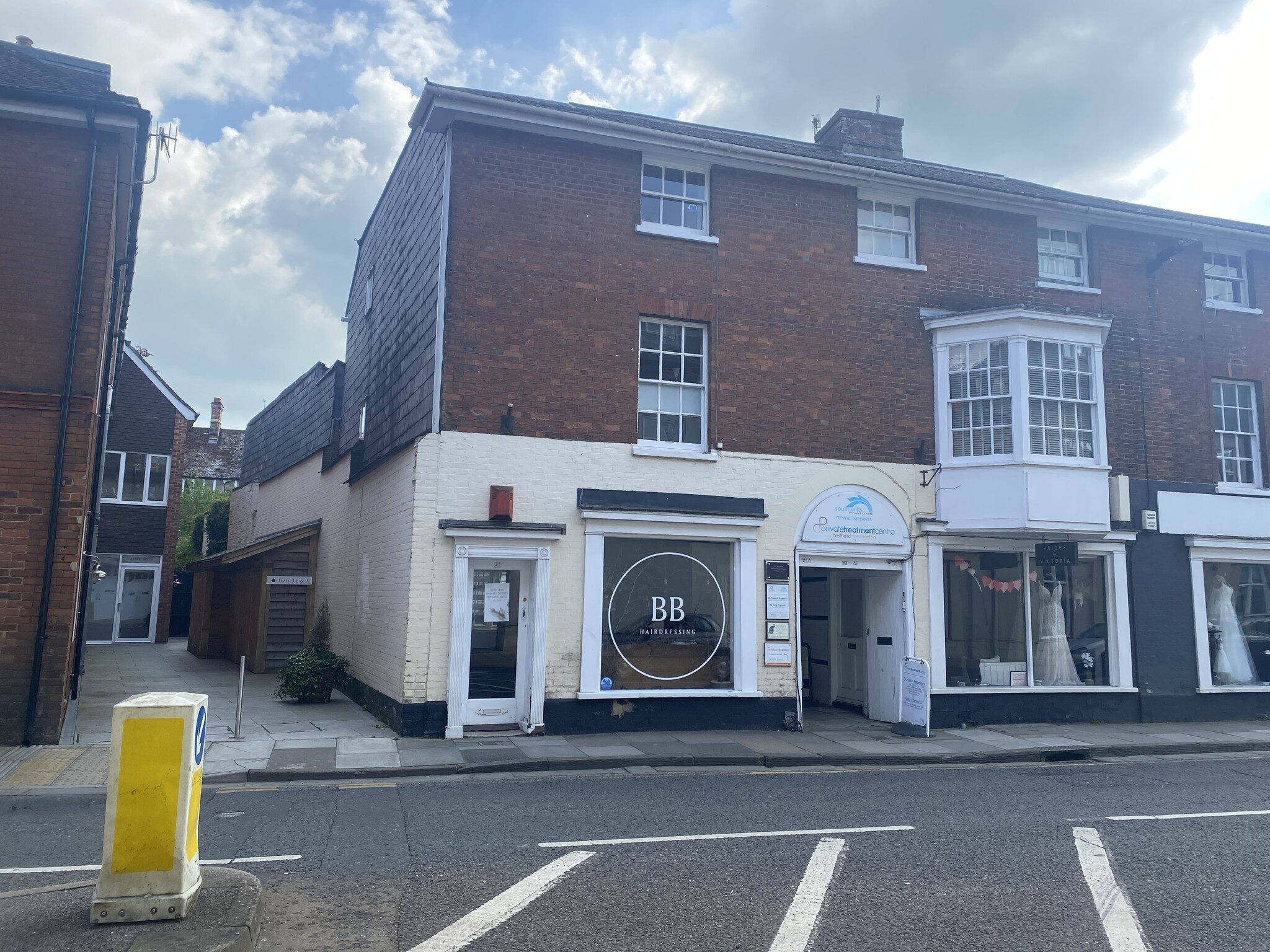 21 New St, Salisbury to rent Building Photo- Image 1 of 6