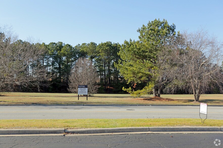 Landmark Dr, Goldsboro, NC for rent - Building Photo - Image 3 of 3