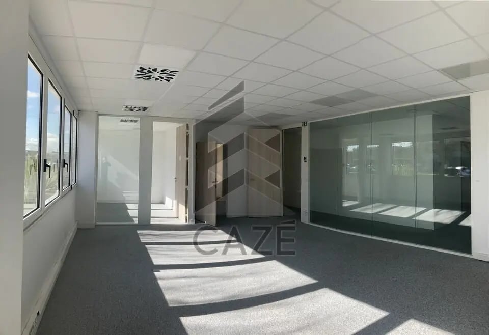 Location Bureaux 285 m² à 1 138 m² - Photo 1