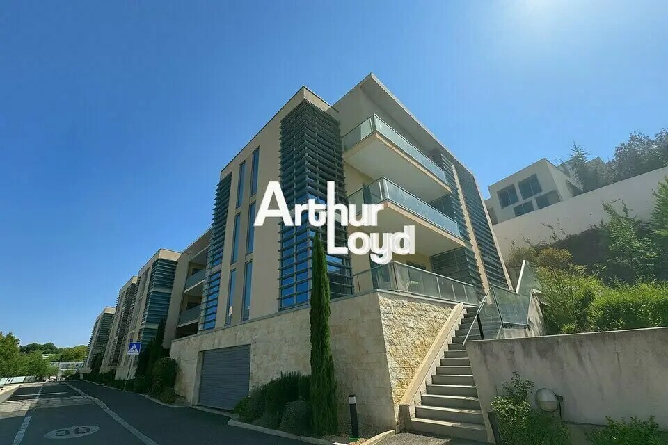 Office in SOPHIA ANTIPOLIS to rent Building Photo- Image 1 of 12