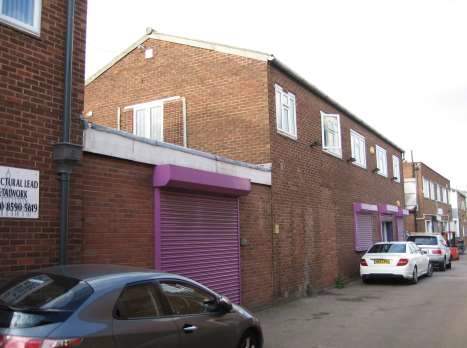 Freshwater Rd, Dagenham for rent - Building Photo - Image 3 of 3