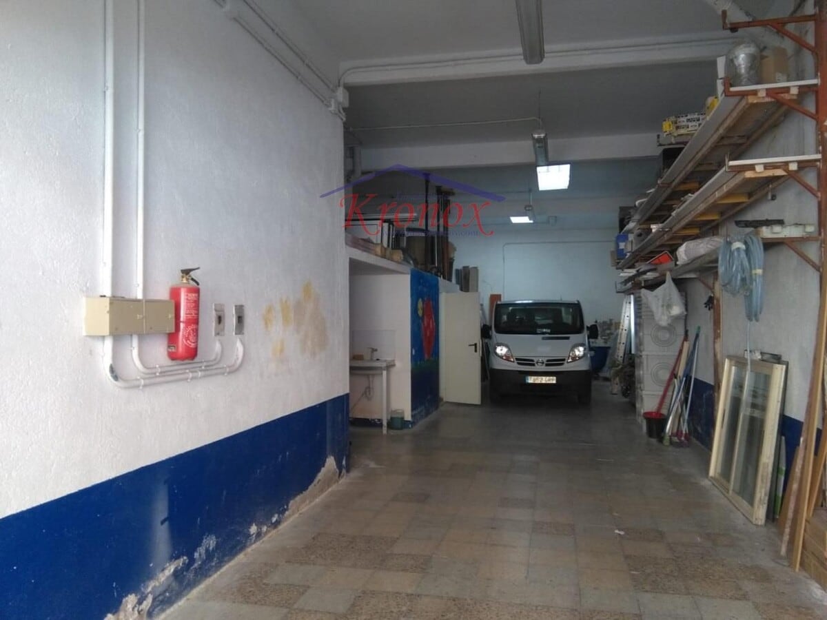 Madrid, MAD 28053 - Unit Puerta A - - Interior Photo - Image 2 of 8
