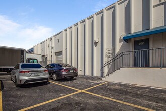 7212-7282 NW 33rd St, Miami, FL for rent Building Photo- Image 1 of 22