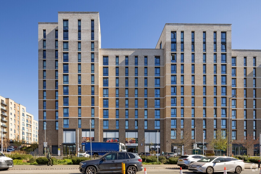 Kimpton Rd, Luton to rent - Building Photo - Image 3 of 3