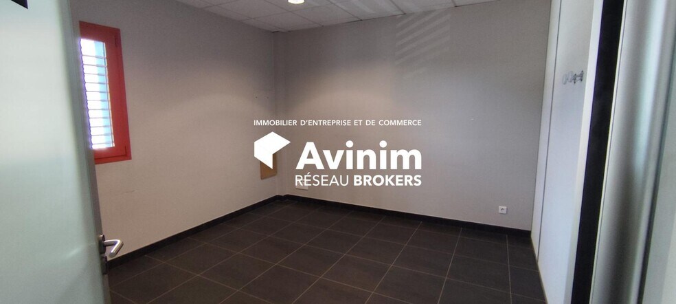 Office in Castelnau D Estretefonds to rent - Interior Photo - Image 3 of 3