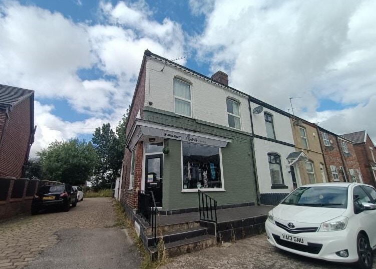 267 Wigan Rd, Wigan to rent - Building Photo - Image 2 of 5