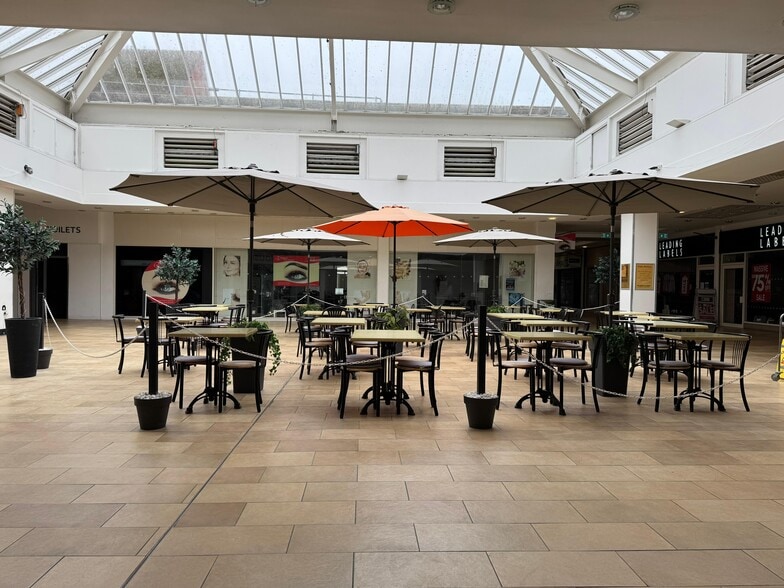 Vicar St, Kidderminster to rent - Building Photo - Image 2 of 9