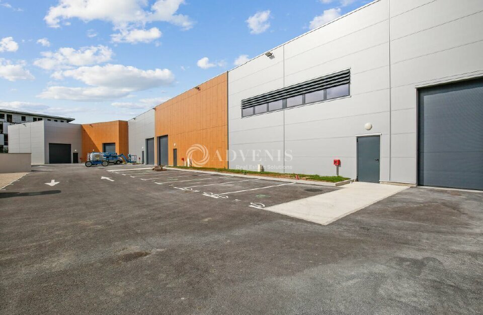Industrial in Grigny to rent Building Photo- Image 1 of 13