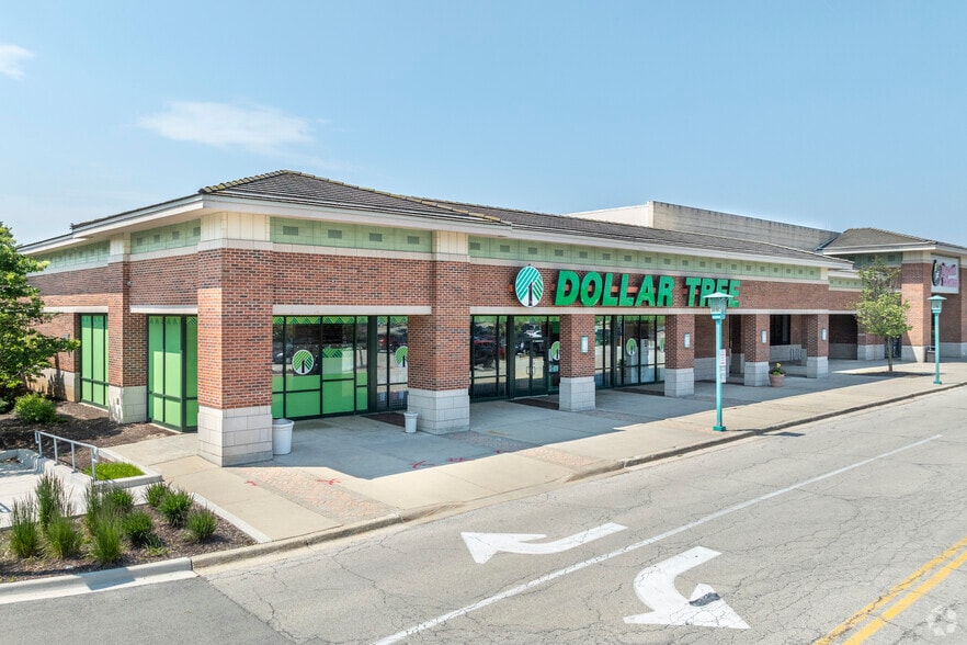 980 Elk Grove Town Ctr, Elk Grove Village, IL to rent - Building Photo - Image 1 of 18