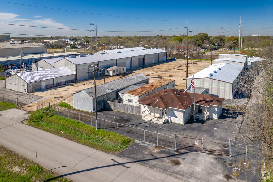 5400 Cedar Crest St, Houston 77087 UK