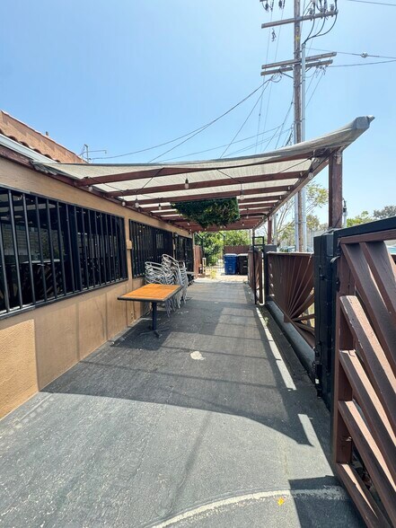 3330 S Central Ave, Los Angeles, CA for rent - Building Photo - Image 3 of 14