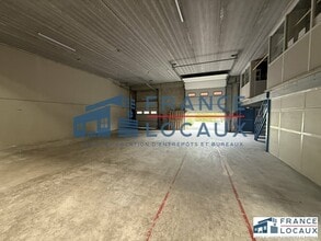 Office in Stains for sale Interior Photo- Image 2 of 11