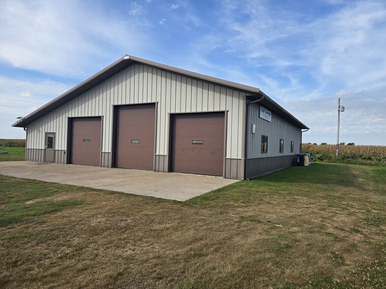 W9379 Oak rd, Thorp, WI for sale - Building Photo - Image 1 of 1