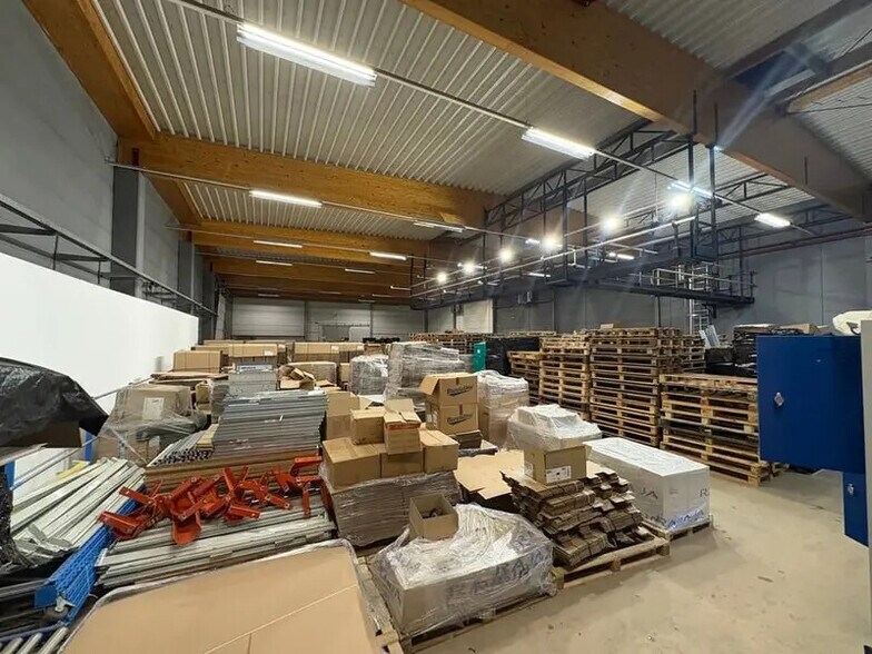 Industrial in Asnières-sur-Seine to rent - Interior Photo - Image 3 of 3