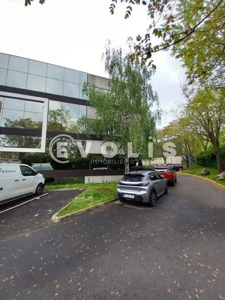 Office in Châtillon to rent - Building Photo - Image 1 of 7