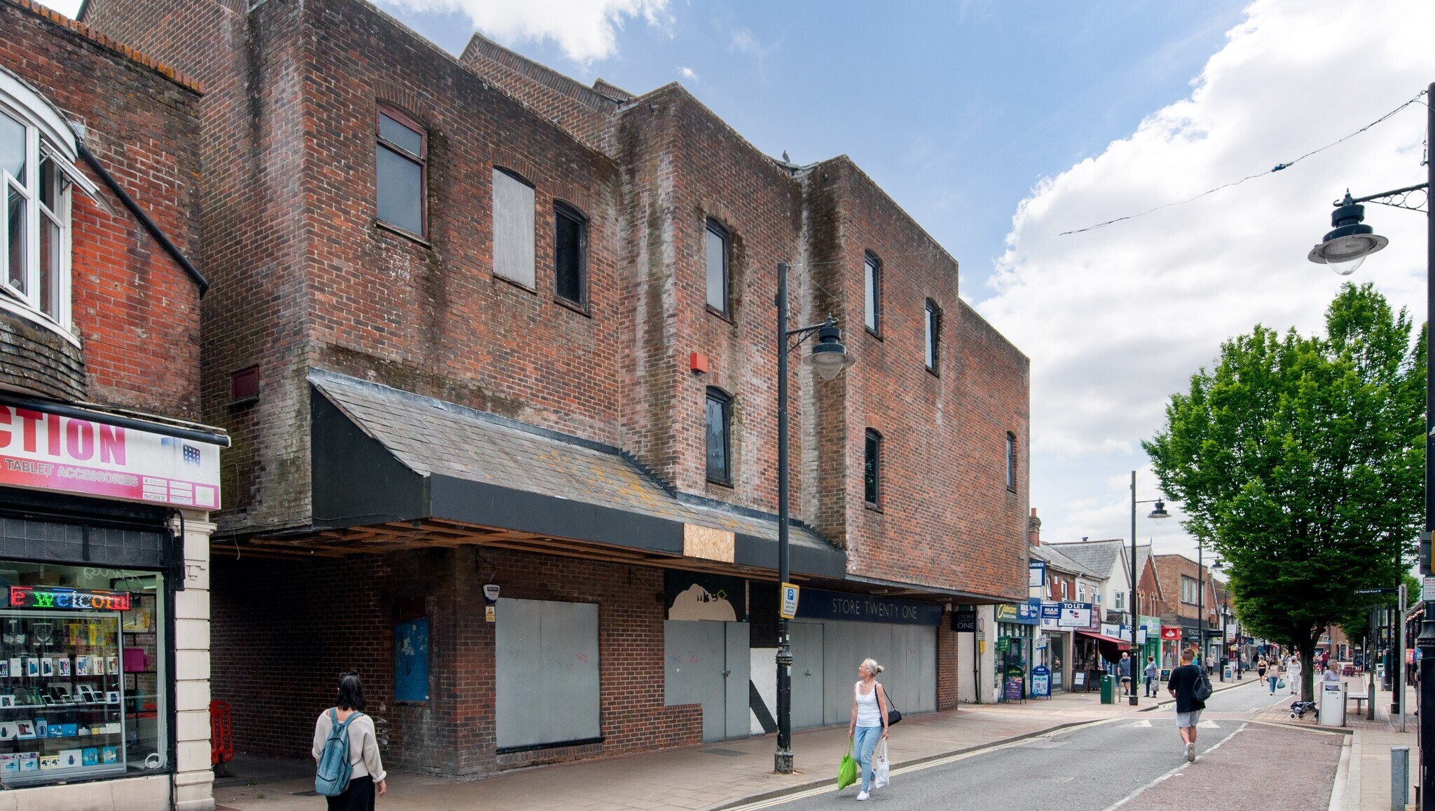 1 Market St, Eastleigh to rent Building Photo- Image 1 of 9