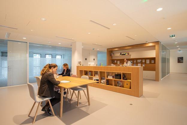 Office in to rent - Interior Photo - Image 3 of 5