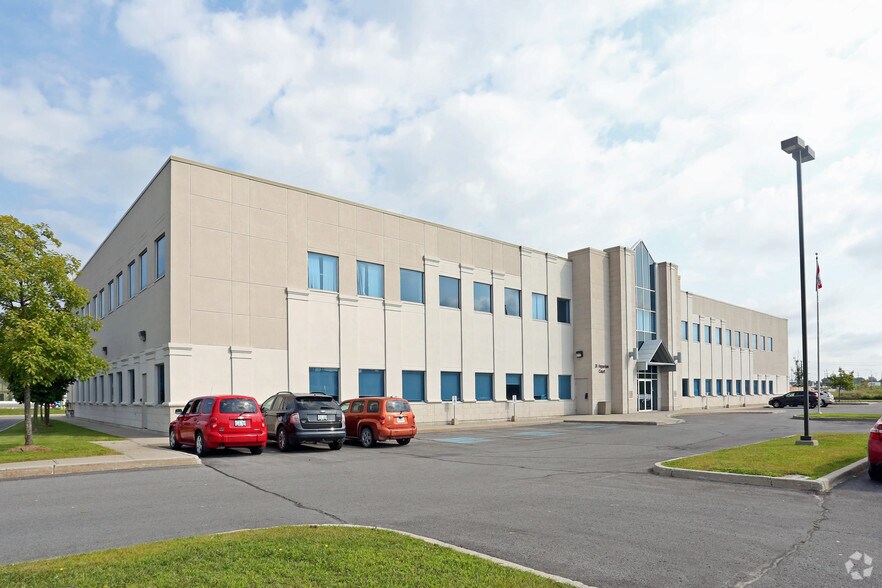 31 Hyperion Ct, Kingston, ON for sale - Primary Photo - Image 1 of 1