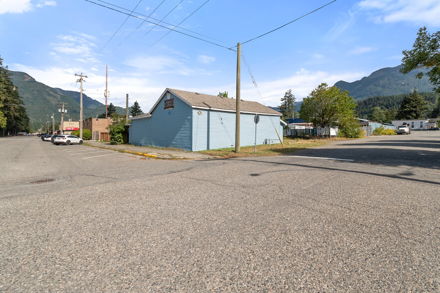 841 4th, Hope, BC for sale - Building Photo - Image 2 of 22