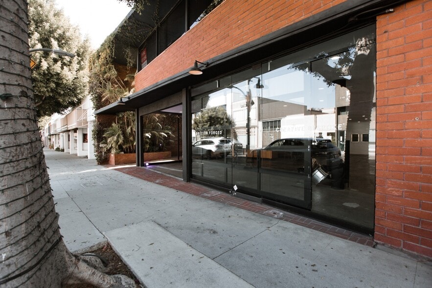321-325 S Robertson Blvd, Beverly Hills, CA to rent - Primary Photo - Image 1 of 5