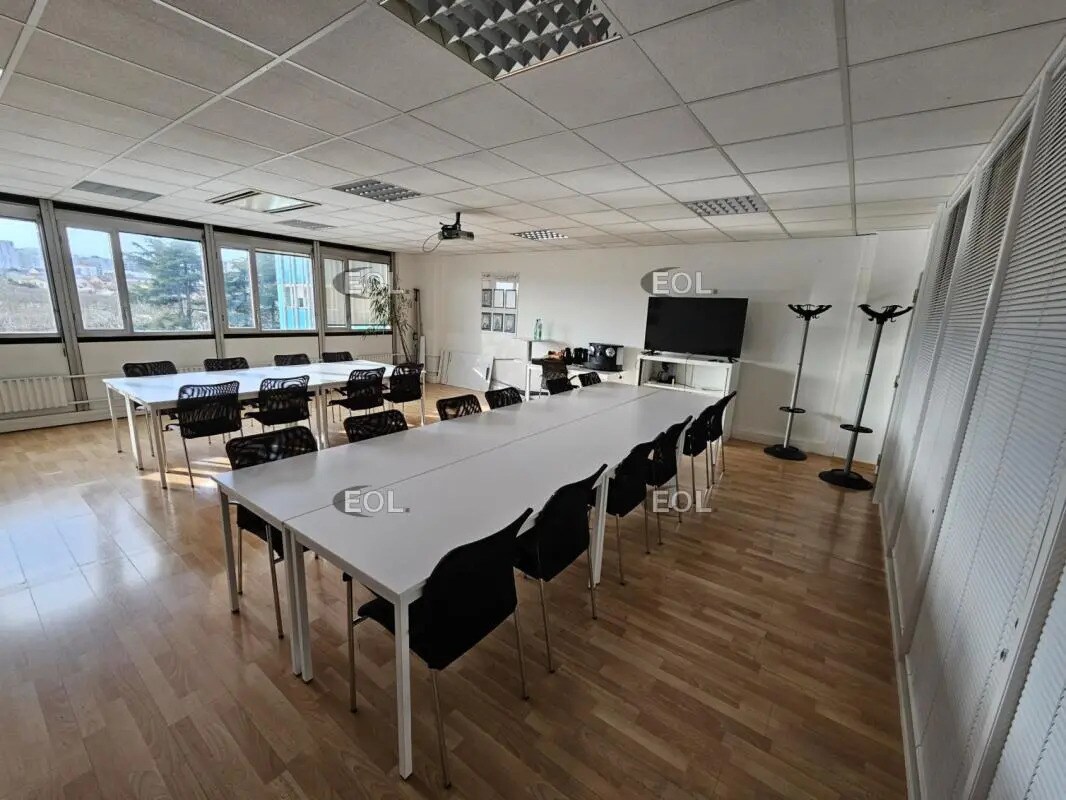 Office in Vitry-sur-Seine to rent Interior Photo- Image 1 of 12