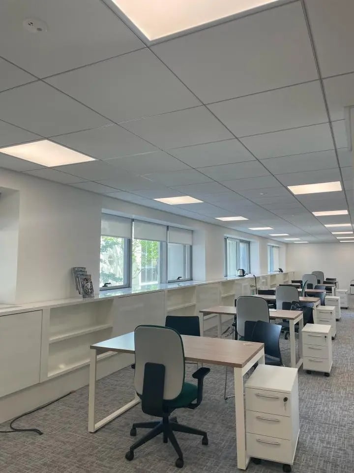 Location Bureaux 218 m² - Photo 1