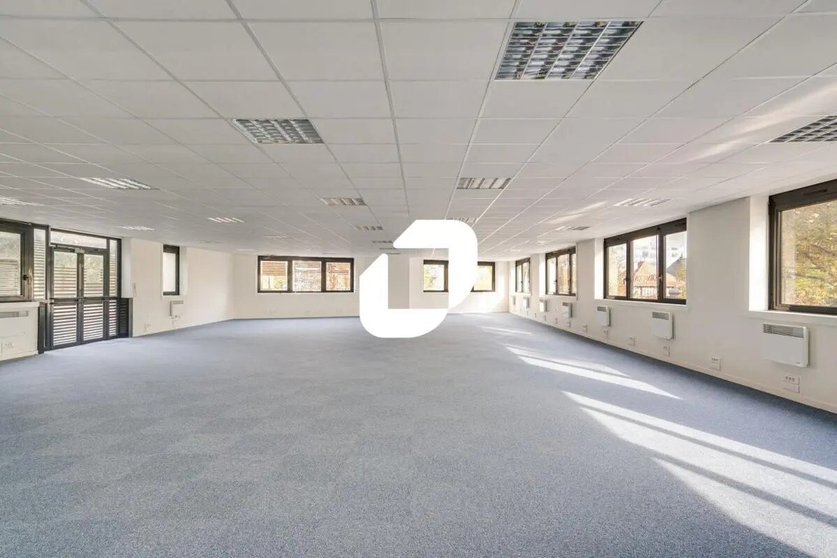 Office in Lognes to rent Primary Photo- Image 1 of 2