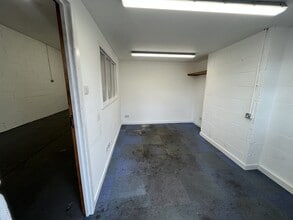Warrenwood Industrial Estate, Stapleford to rent Interior Photo- Image 2 of 5