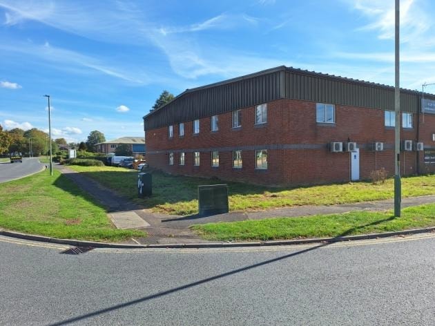 1-3 Lancaster Park Industrial Estate, Melksham to rent - Building Photo - Image 2 of 10